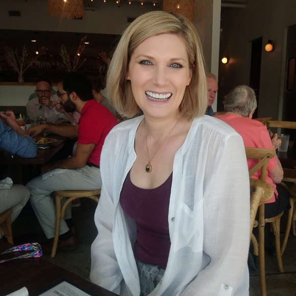 Meet your Posher, Cheri - Picture 2 of 2